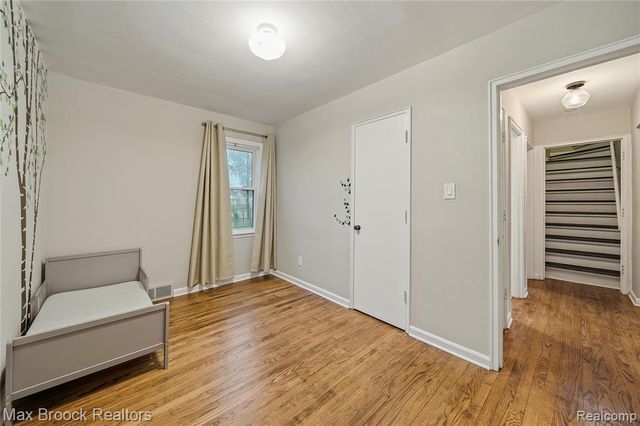 23704 Davey Avenue, Hazel Park, MI 48030