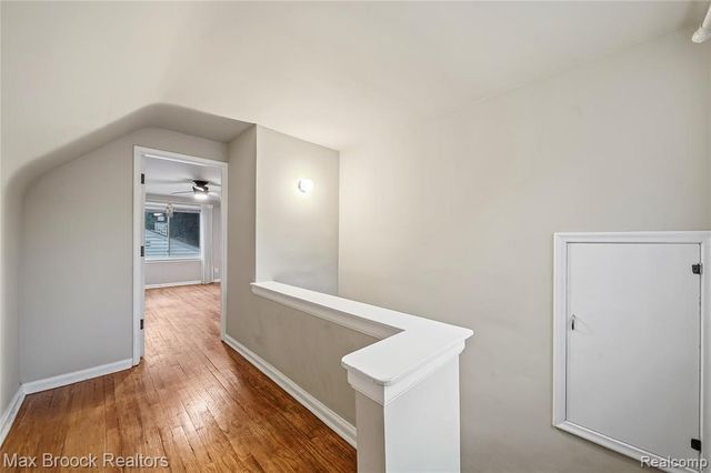 23704 Davey Avenue, Hazel Park, MI 48030