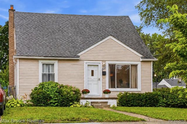 23704 Davey Avenue, Hazel Park, MI 48030
