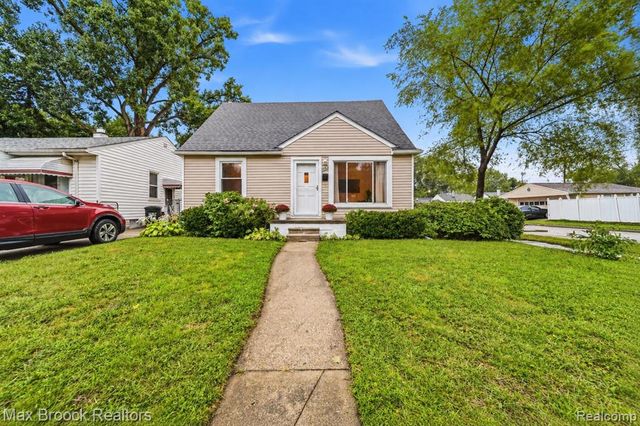23704 Davey Avenue, Hazel Park, MI 48030