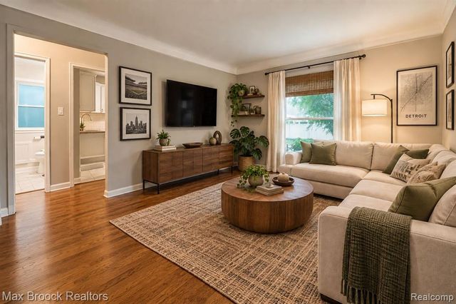 23704 Davey Avenue, Hazel Park, MI 48030