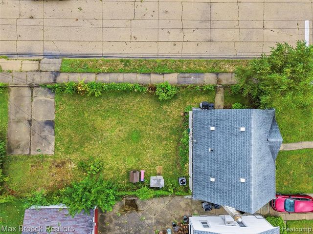 23704 Davey Avenue, Hazel Park, MI 48030