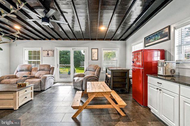 1260 BEVERLY RD, Warminster, PA 18974