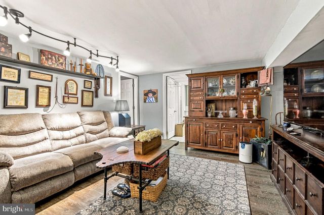 1260 BEVERLY RD, Warminster, PA 18974