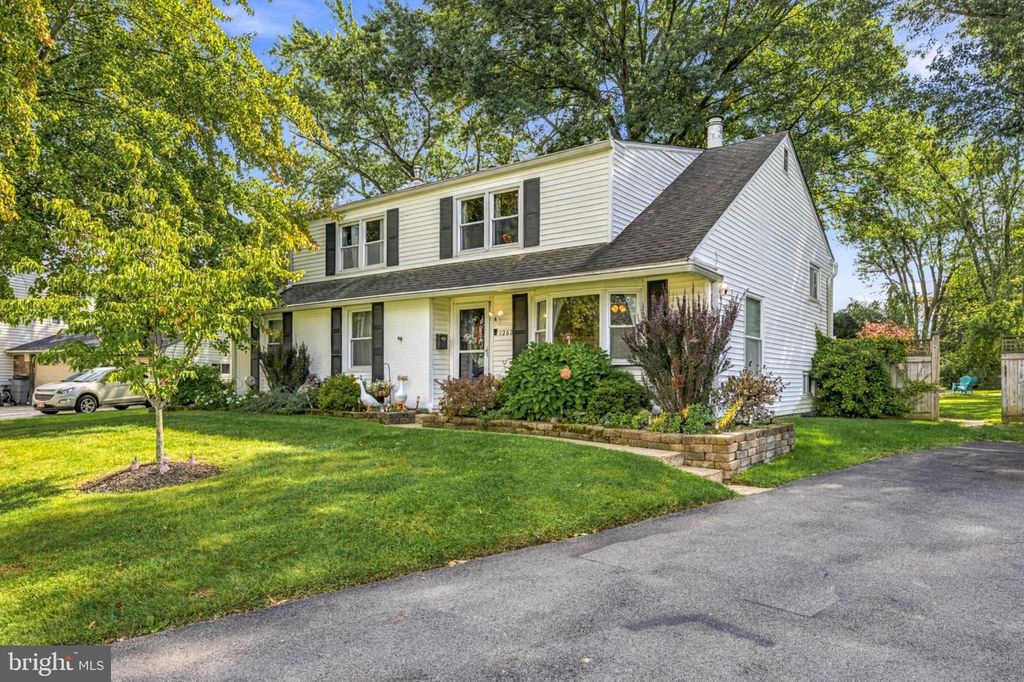 1260 BEVERLY RD, Warminster, PA 18974