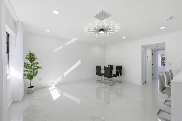 571 Piedmont L, Delray Beach, FL 33484