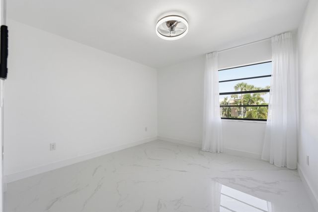 571 Piedmont L, Delray Beach, FL 33484