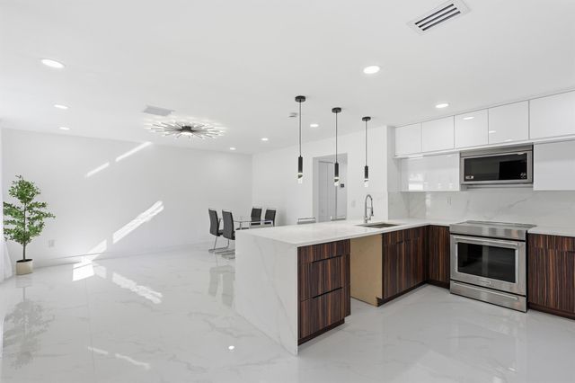 571 Piedmont L, Delray Beach, FL 33484