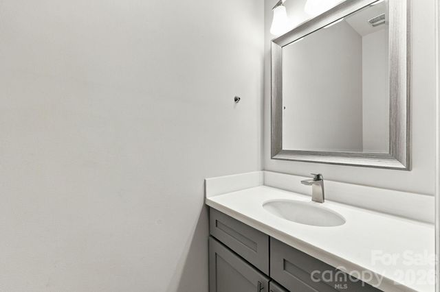 13707 Porter Creek Road, Charlotte, NC 28262