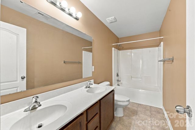 13707 Porter Creek Road, Charlotte, NC 28262