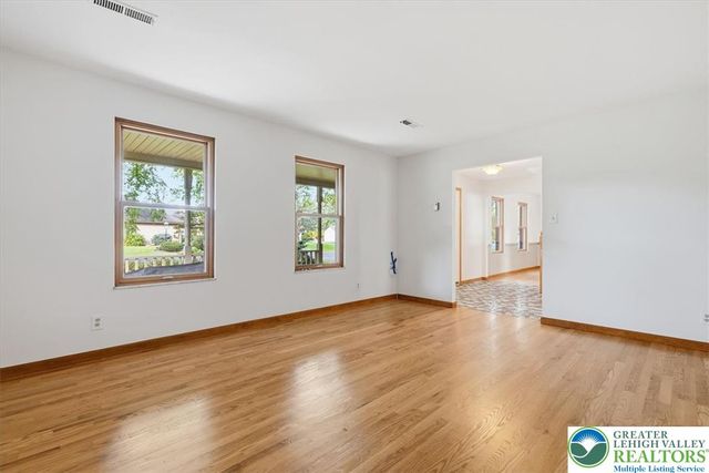 714 Lexington Road, Lower Nazareth Twp, PA 18064