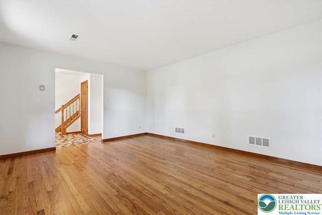 714 Lexington Road, Lower Nazareth Twp, PA 18064