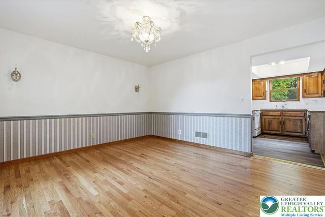 714 Lexington Road, Lower Nazareth Twp, PA 18064
