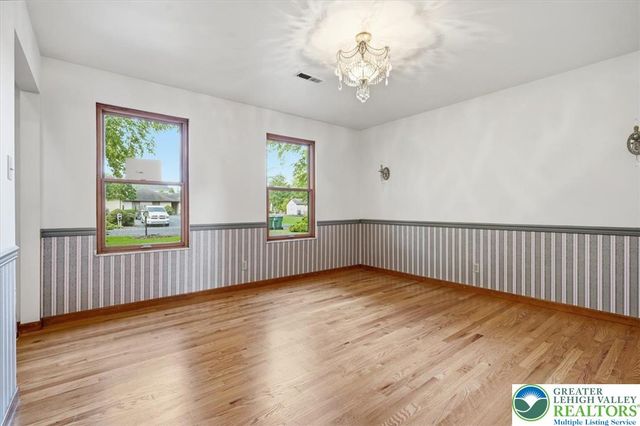 714 Lexington Road, Lower Nazareth Twp, PA 18064
