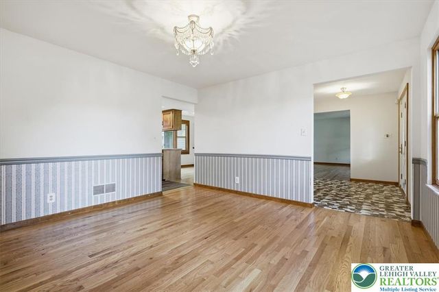 714 Lexington Road, Lower Nazareth Twp, PA 18064