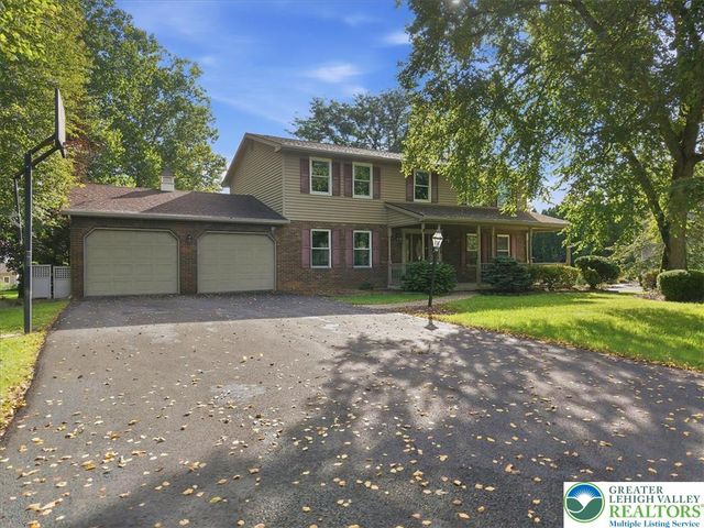 714 Lexington Road, Lower Nazareth Twp, PA 18064