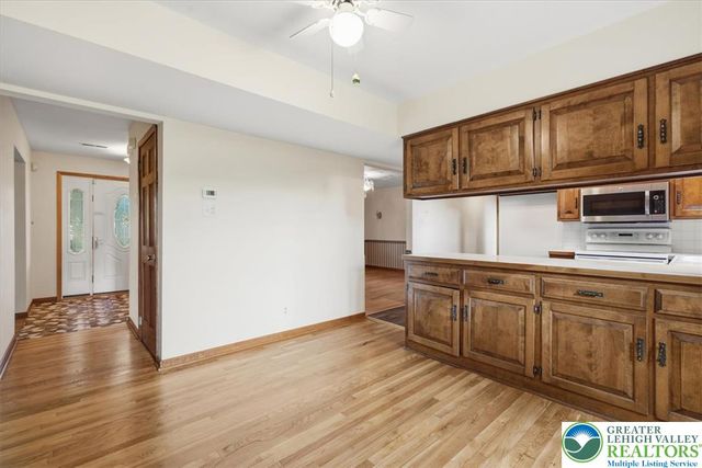 714 Lexington Road, Lower Nazareth Twp, PA 18064