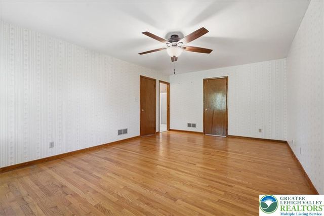 714 Lexington Road, Lower Nazareth Twp, PA 18064
