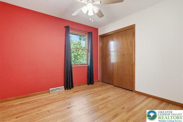 714 Lexington Road, Lower Nazareth Twp, PA 18064