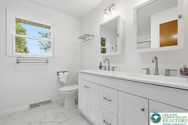 714 Lexington Road, Lower Nazareth Twp, PA 18064