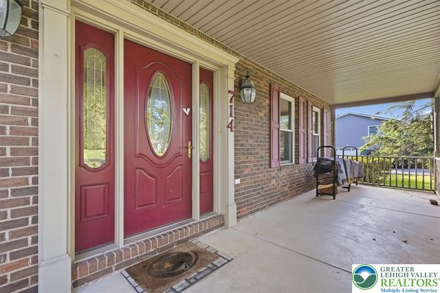 714 Lexington Road, Lower Nazareth Twp, PA 18064
