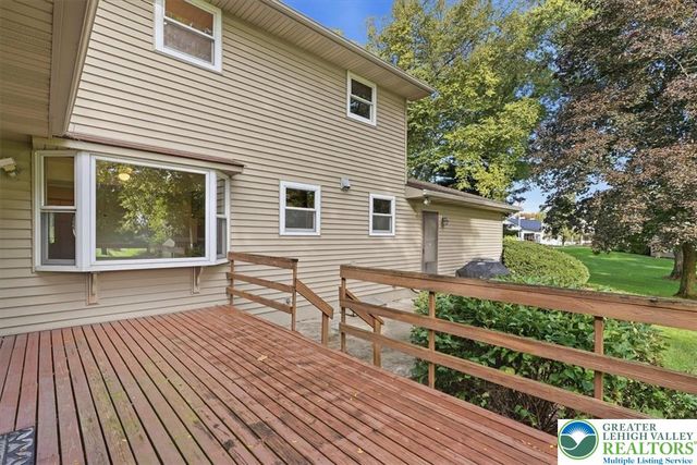 714 Lexington Road, Lower Nazareth Twp, PA 18064