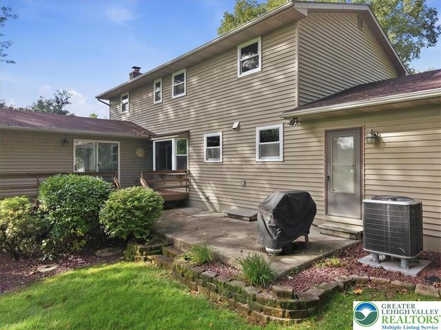 714 Lexington Road, Lower Nazareth Twp, PA 18064