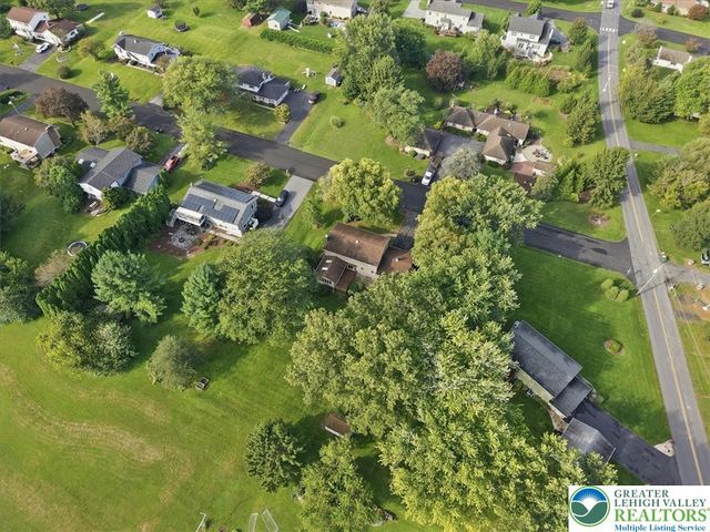 714 Lexington Road, Lower Nazareth Twp, PA 18064