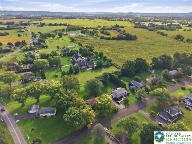 714 Lexington Road, Lower Nazareth Twp, PA 18064