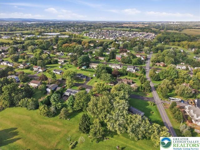 714 Lexington Road, Lower Nazareth Twp, PA 18064