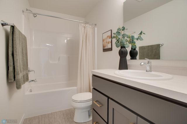 6153 Martin Lane W, West Fargo, ND 58078