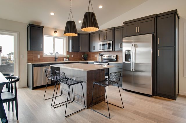 6153 Martin Lane W, West Fargo, ND 58078