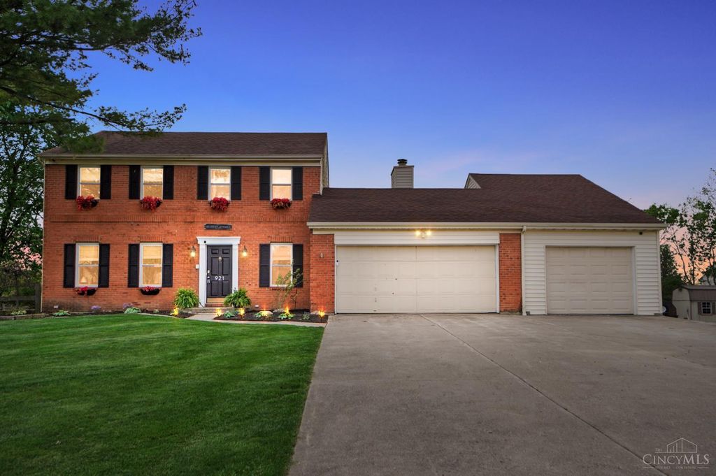 921 Briarwood Court, Mason, OH 45040