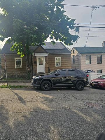251 Dixon Ave, Paterson City, NJ 07501