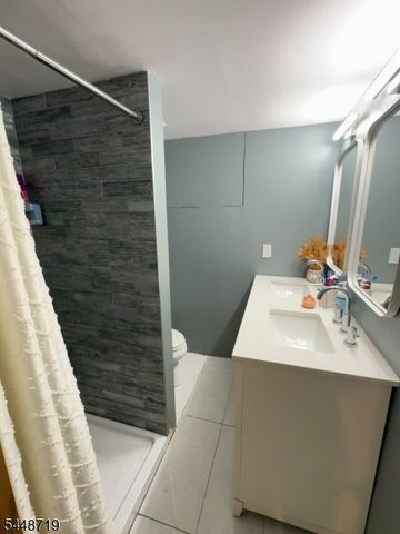 251 Dixon Ave, Paterson City, NJ 07501
