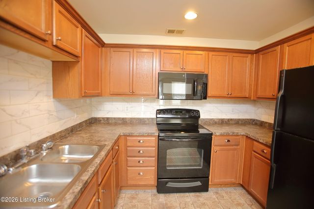3711 Tuscany Valley Dr, Louisville, KY 40219