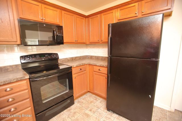 3711 Tuscany Valley Dr, Louisville, KY 40219