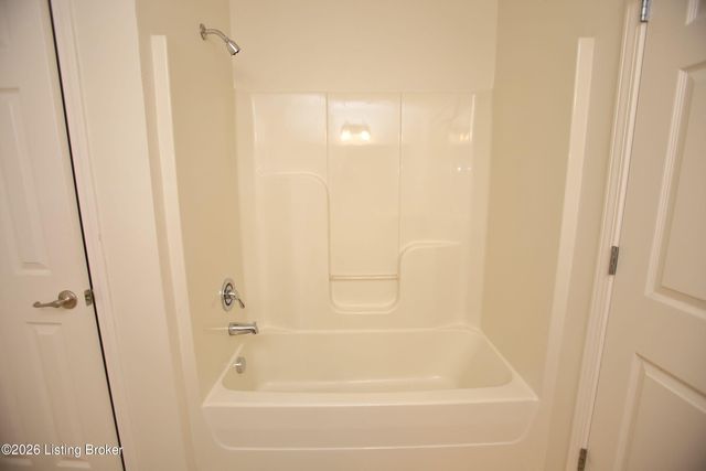 3711 Tuscany Valley Dr, Louisville, KY 40219