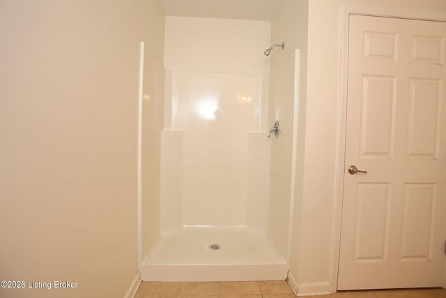 3711 Tuscany Valley Dr, Louisville, KY 40219