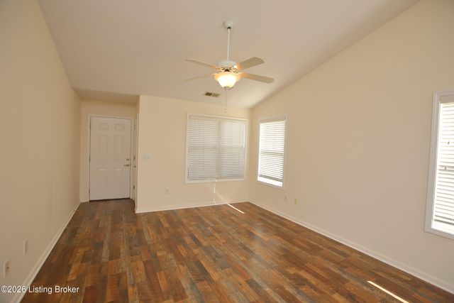 3711 Tuscany Valley Dr, Louisville, KY 40219