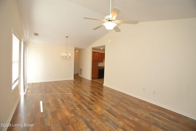 3711 Tuscany Valley Dr, Louisville, KY 40219