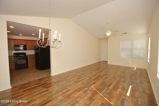 3711 Tuscany Valley Dr, Louisville, KY 40219