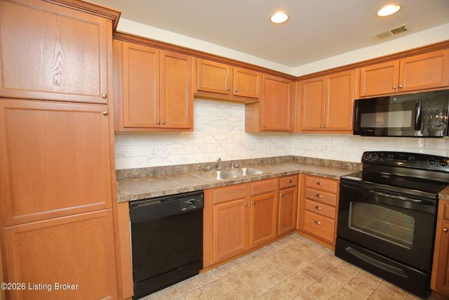 3711 Tuscany Valley Dr, Louisville, KY 40219