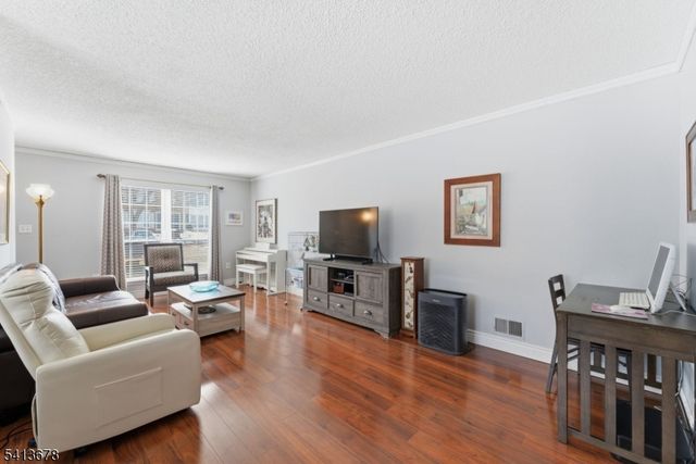 109 Edward Dr, Franklin Twp., NJ 08823