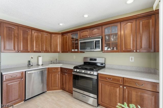 109 Edward Dr, Franklin Twp., NJ 08823