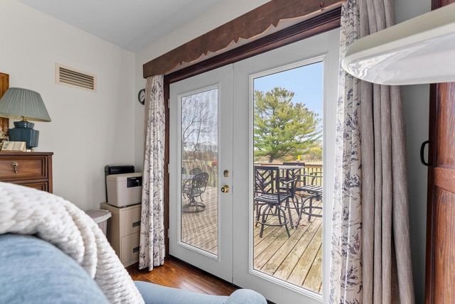 2383 S 18th STREET, Manitowoc, WI 54220