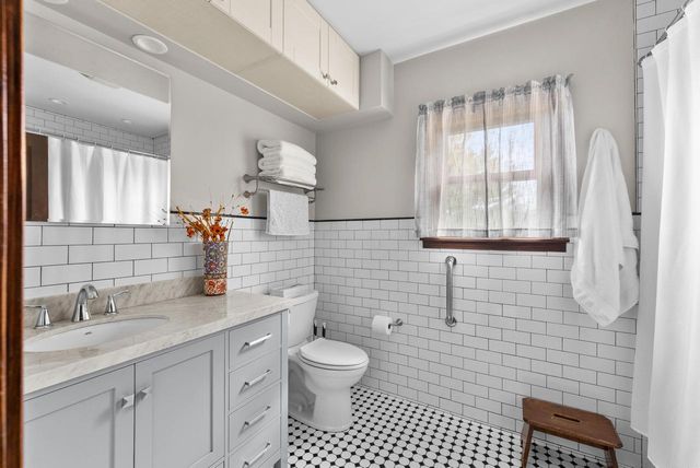 2383 S 18th STREET, Manitowoc, WI 54220