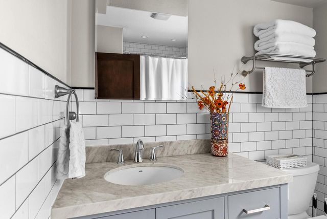 2383 S 18th STREET, Manitowoc, WI 54220