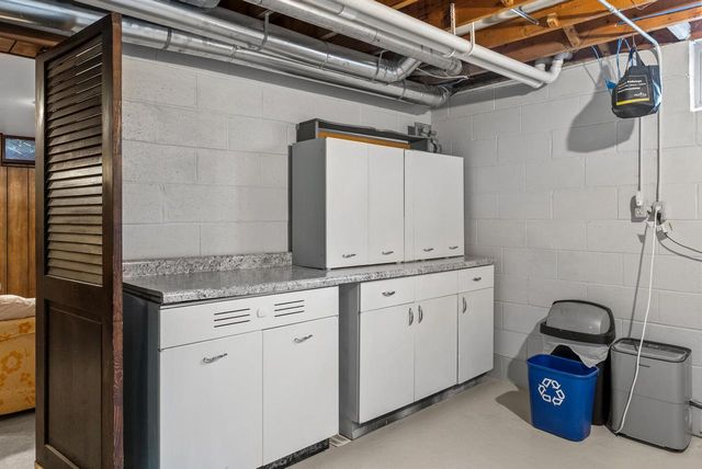 2383 S 18th STREET, Manitowoc, WI 54220