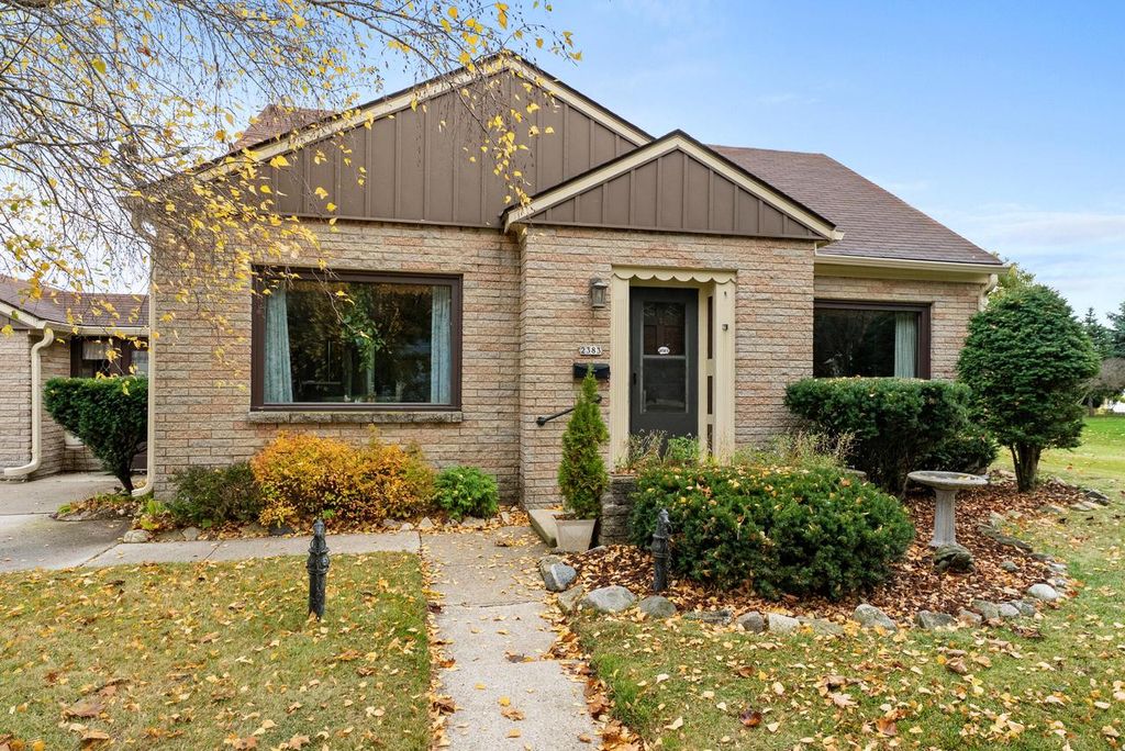 2383 S 18th STREET, Manitowoc, WI 54220